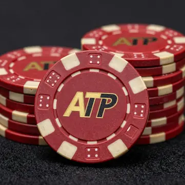 转牌圈决策指南：当牌面改变时，如何调整你的进攻与防守